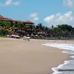 Zen Rooms Seminyak Kayu Jati